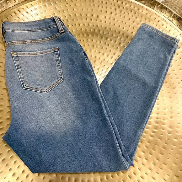 Time and Tru High Rise Curvy Skinny Jeans - Picture 2 of 5